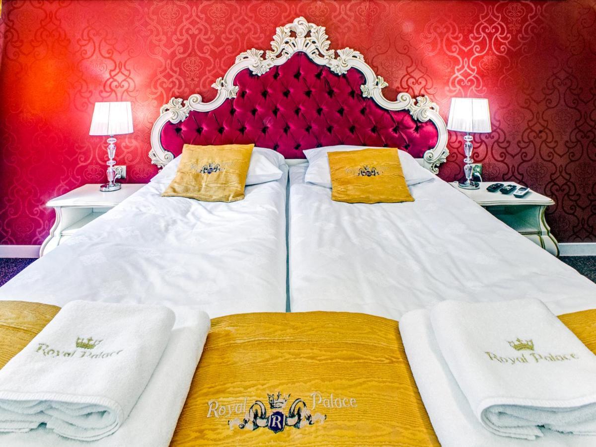 Royal Palace Centrum Bankietowe Sanok Ngoại thất bức ảnh