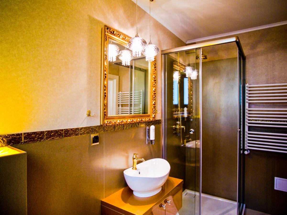 Royal Palace Centrum Bankietowe Sanok Ngoại thất bức ảnh