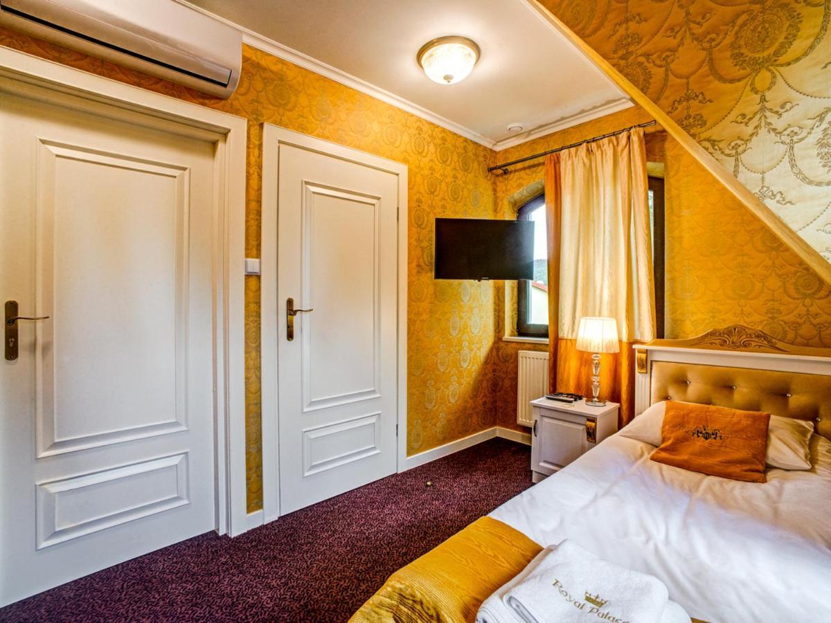 Royal Palace Centrum Bankietowe Sanok Ngoại thất bức ảnh