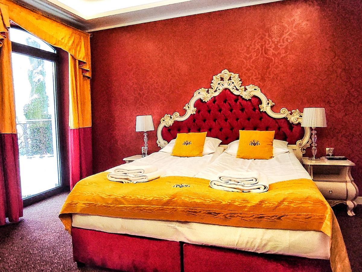 Royal Palace Centrum Bankietowe Sanok Ngoại thất bức ảnh