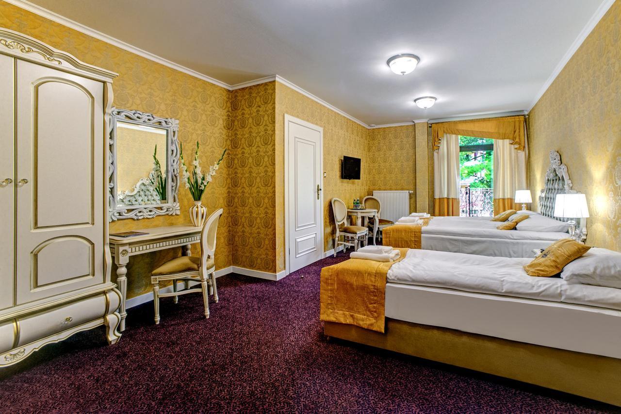 Royal Palace Centrum Bankietowe Sanok Ngoại thất bức ảnh